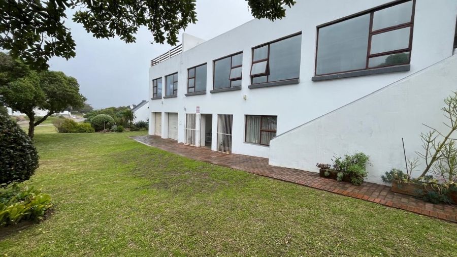 6 Bedroom Property for Sale in Oyster Bay Eastern Cape